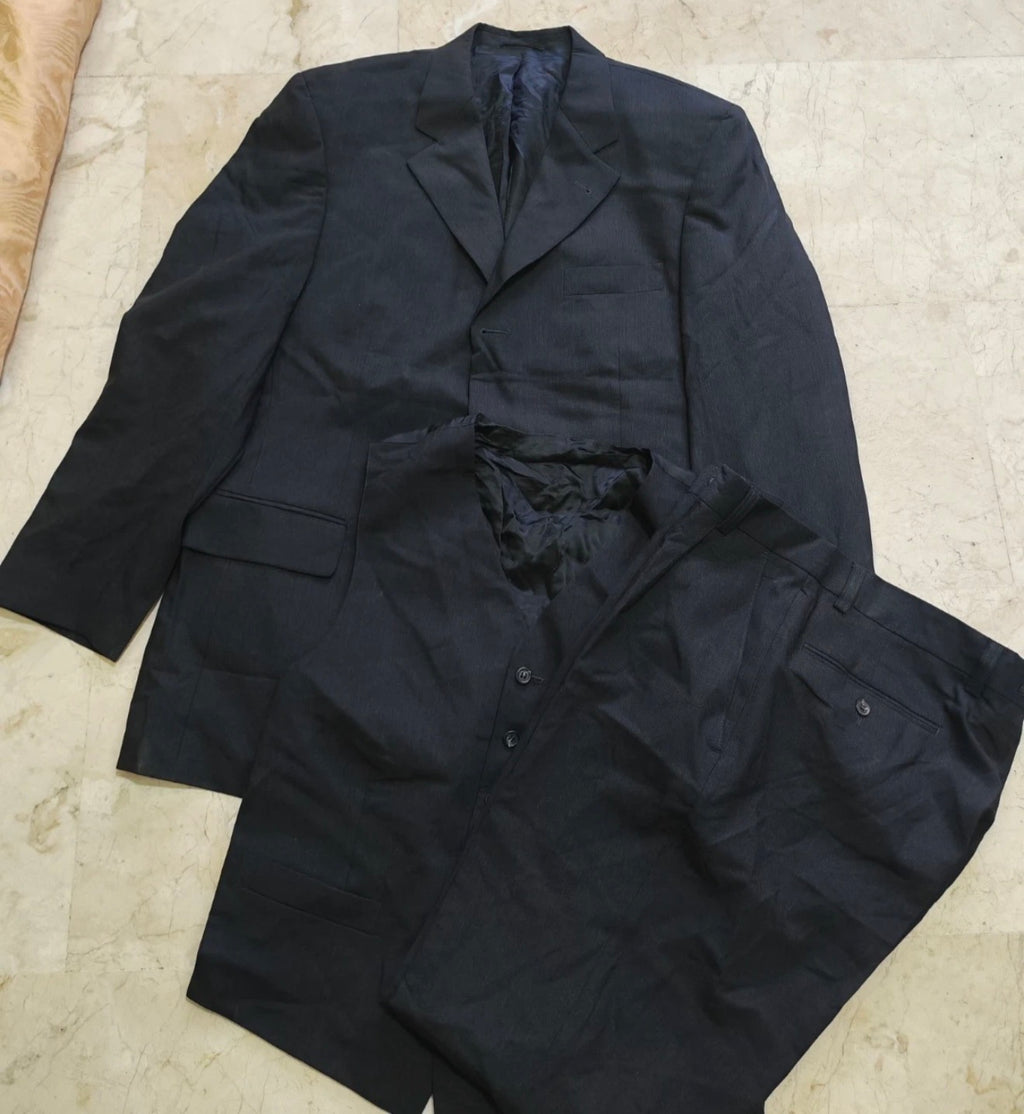 Vintage classic Super 100s wool 3 piece charcoal 3 button suit 42R