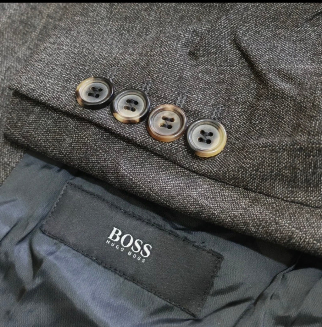 Classic Hugo Boss super 140s pure wool gray striped 3 button suit 38R