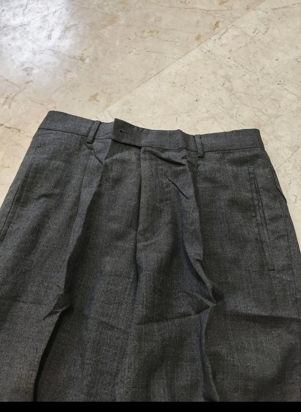 Classic Hugo Boss super 140s pure wool gray striped 3 button suit 38R
