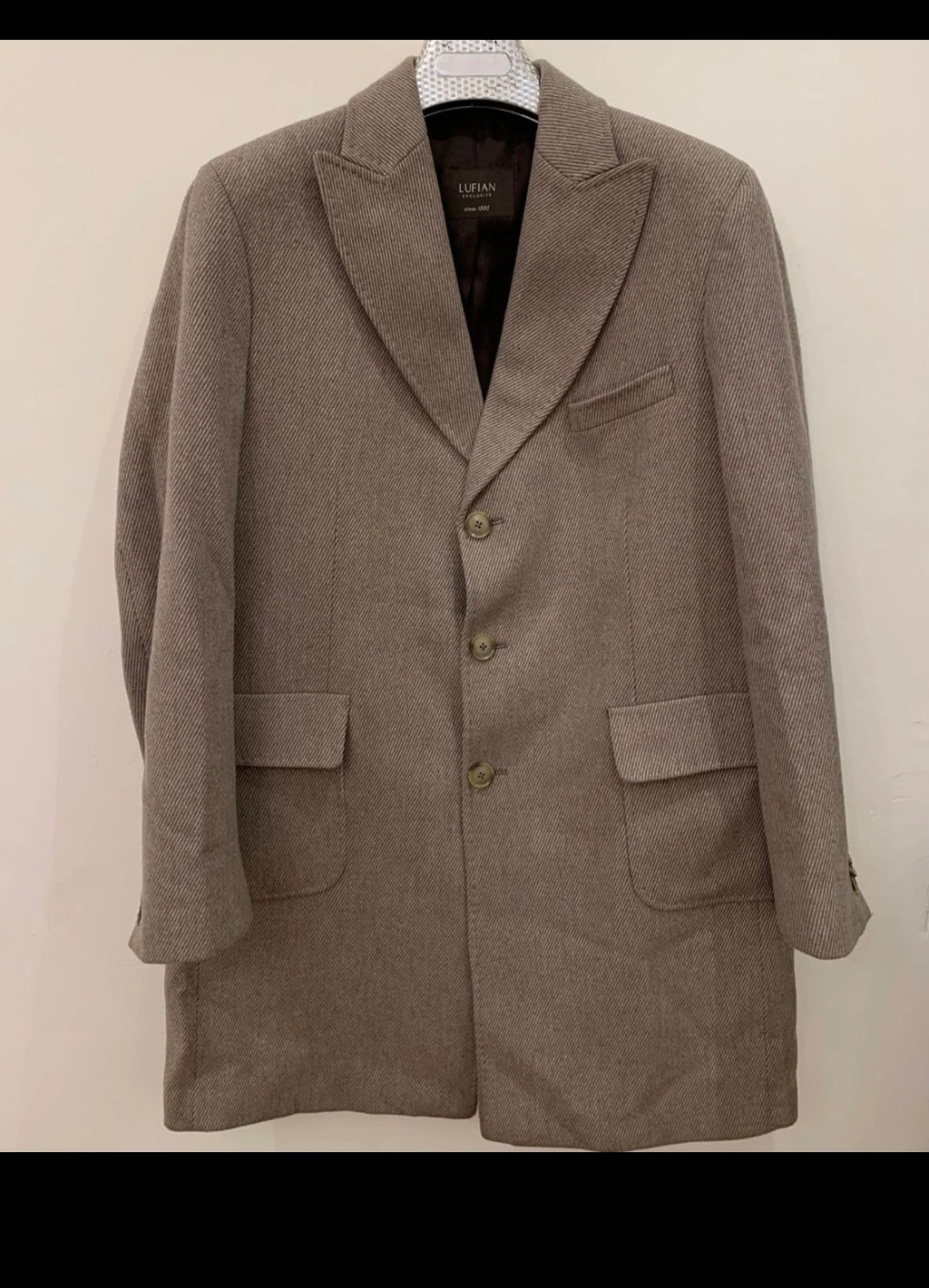 Classic style wool blend peak lapel beige belted over coat 42R