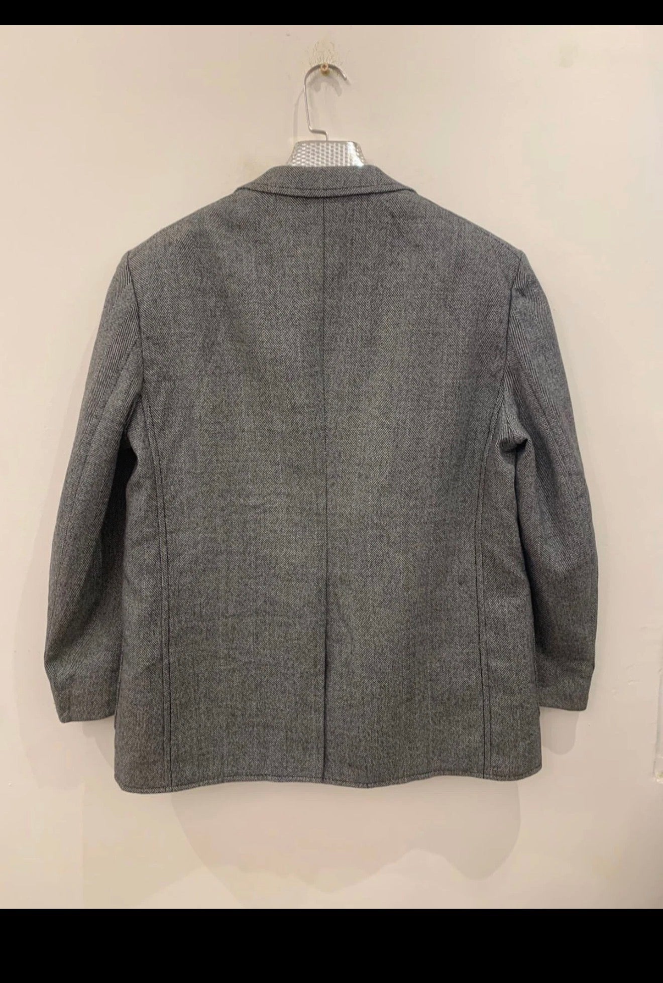 1970s Vintage pure wool handwoven tweed herringbone Charcoal suit 42R