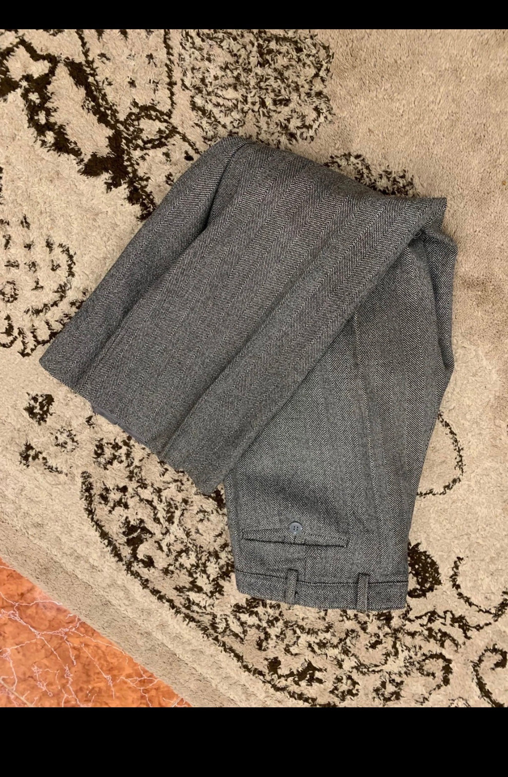 1970s Vintage pure wool handwoven tweed herringbone Charcoal suit 42R
