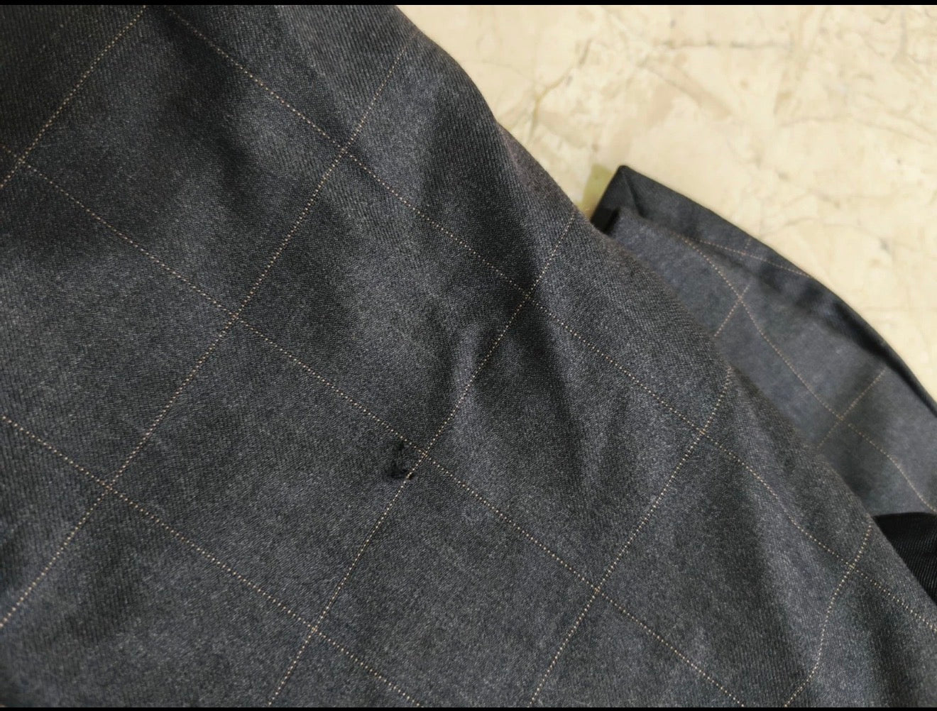Vintage all worsted wool double breasted charcoal classic windowpane suit 42R
