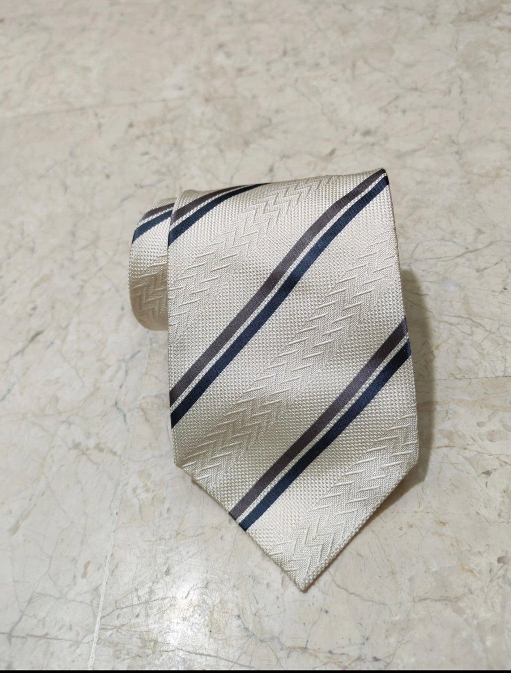 Mens Classic DOLCE & GABBANA 100% all silk luxury beige Repp neck tie