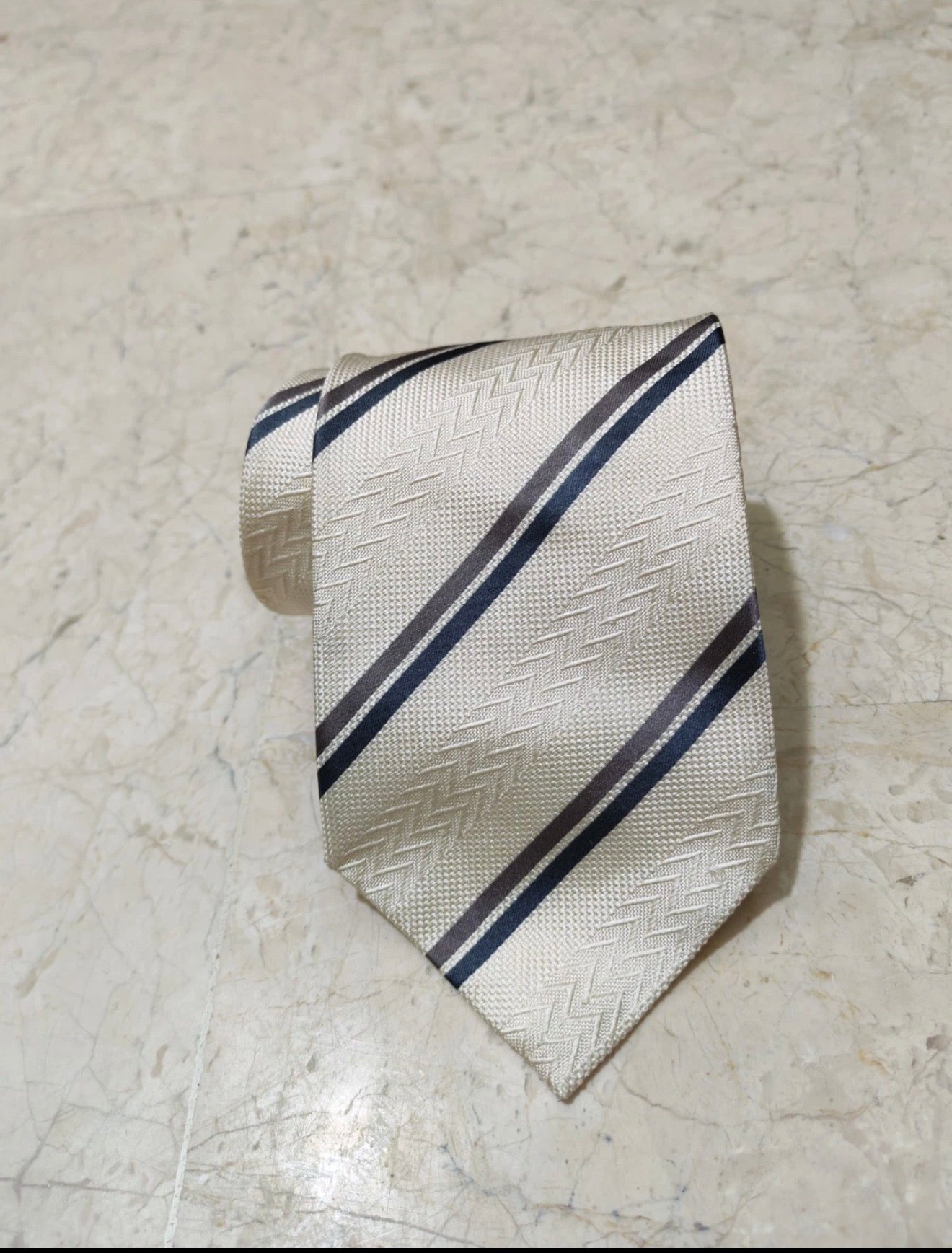 Mens Classic DOLCE & GABBANA 100% all silk luxury beige Repp neck tie