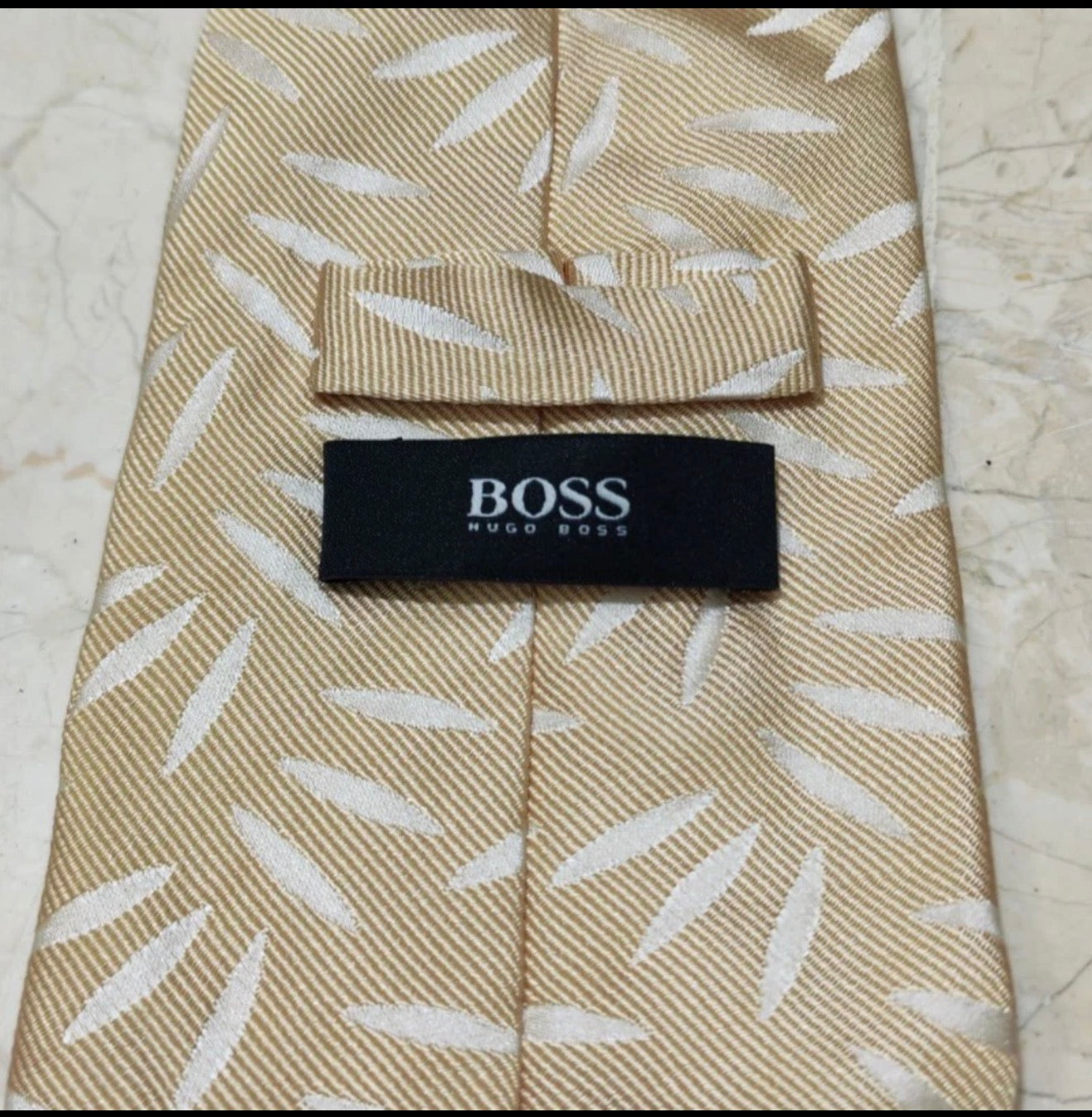 mens vintage Hugo Boss classic 100% all silk luxury floral beige neck tie