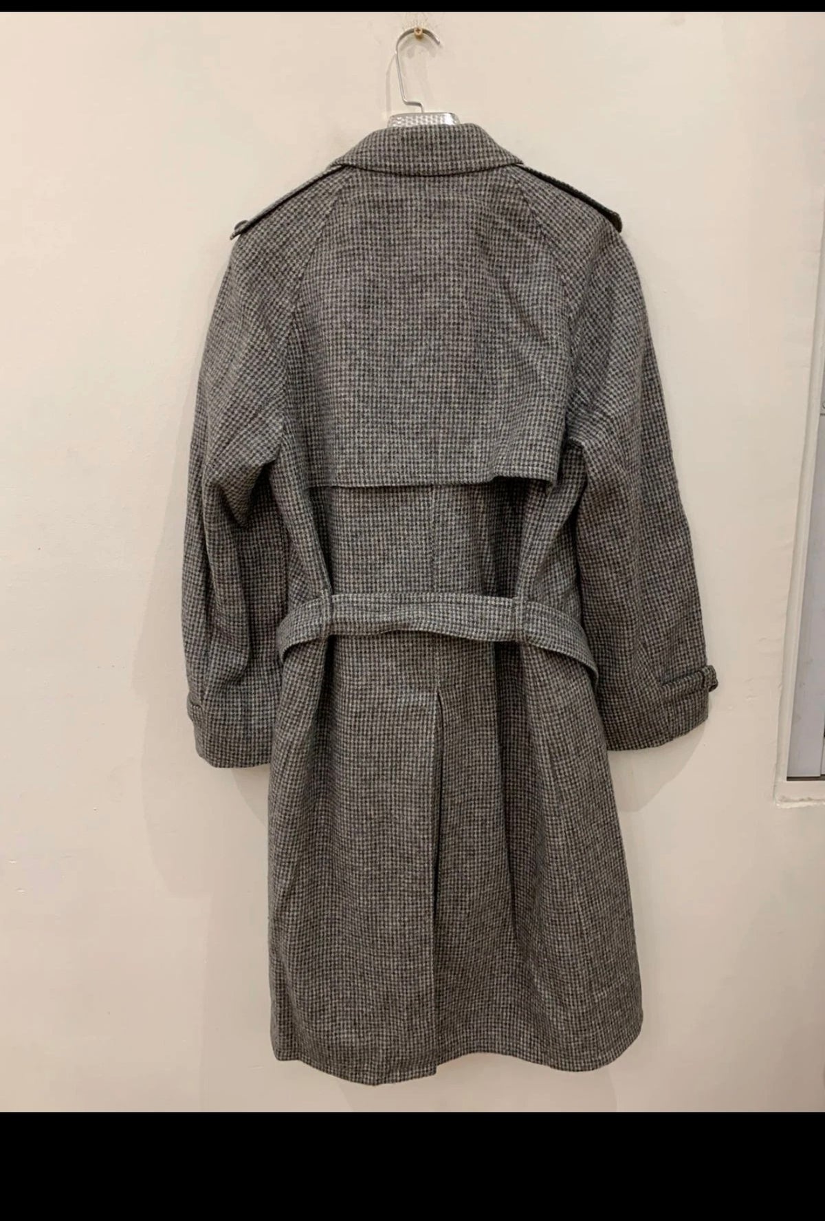 1970s Vintage pure wool handwoven tweed belted gray raglan over coat 40R 40L