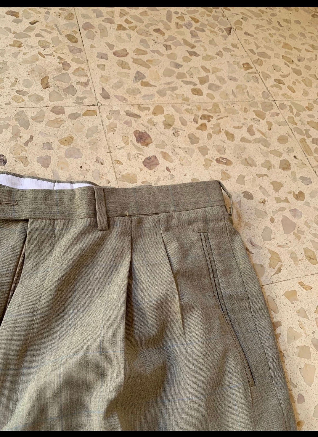 Vintage Super 100s wool Windowpane beige classic 3 button suit 44L