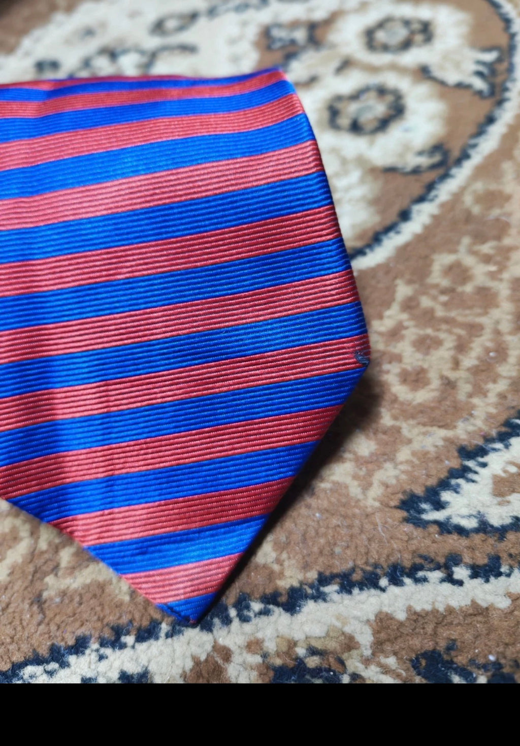 Vintage Brooks Brothers Makers classic 100% all silk luxury Red Blue neck tie