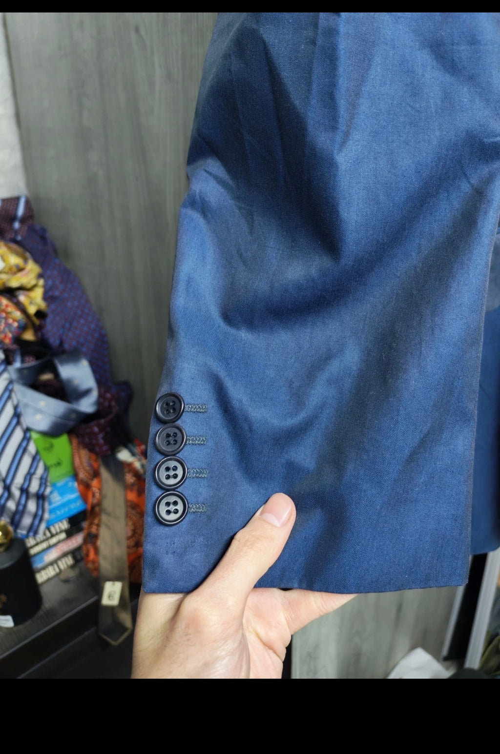 Vintage Hugo Boss 100% pure Cotton classic shiny blue 2 button summer suit 42L