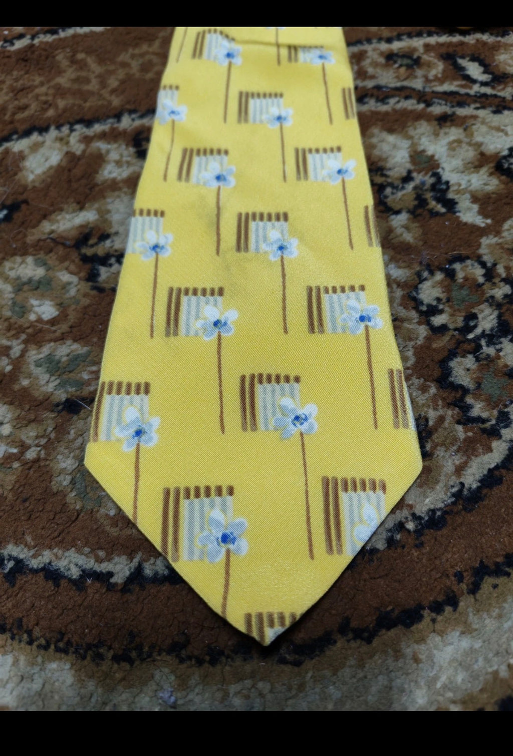 mens vintage Hugo Boss classic 100% all silk luxury floral yellow neck tie