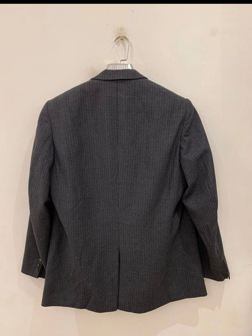 1970s Vintage all worsted wool classic charcoal striped 3 button suit 42R