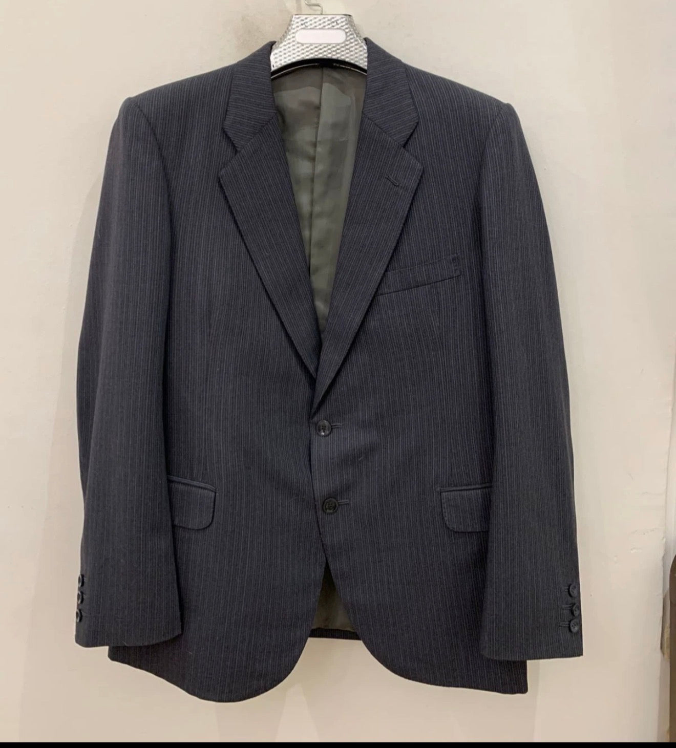 Vintage all worsted wool classic charcoal 2 button striped suit 42R 42L