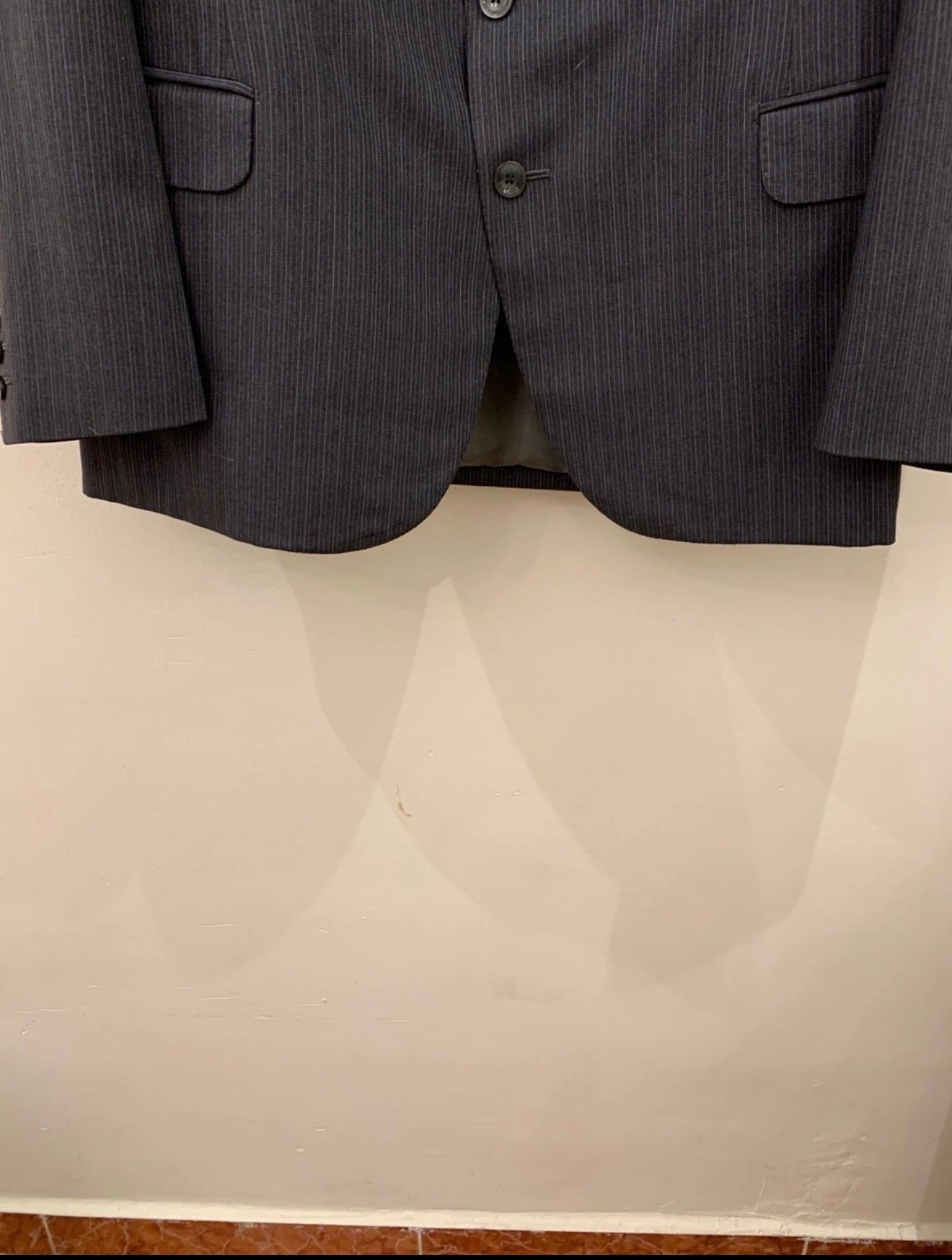 Vintage all worsted wool classic charcoal 2 button striped suit 42R 42L