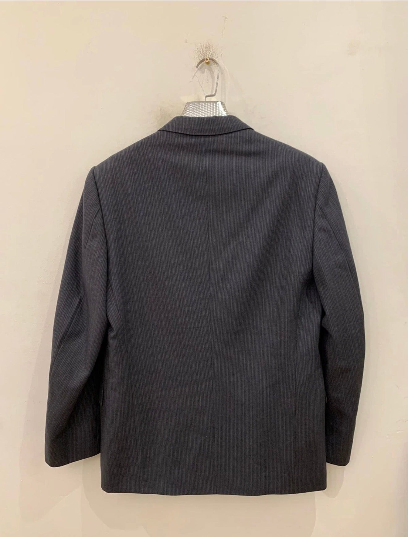 Vintage all worsted wool classic charcoal 2 button striped suit 42R 42L