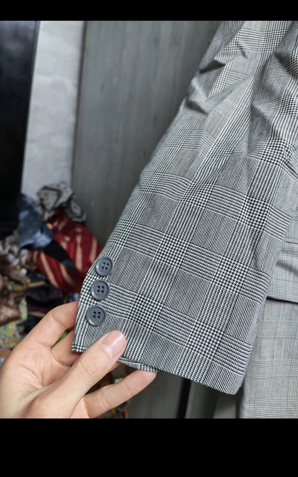 1970s Vintage Wool blend classic gray glen check 3 button suit 38R 38S