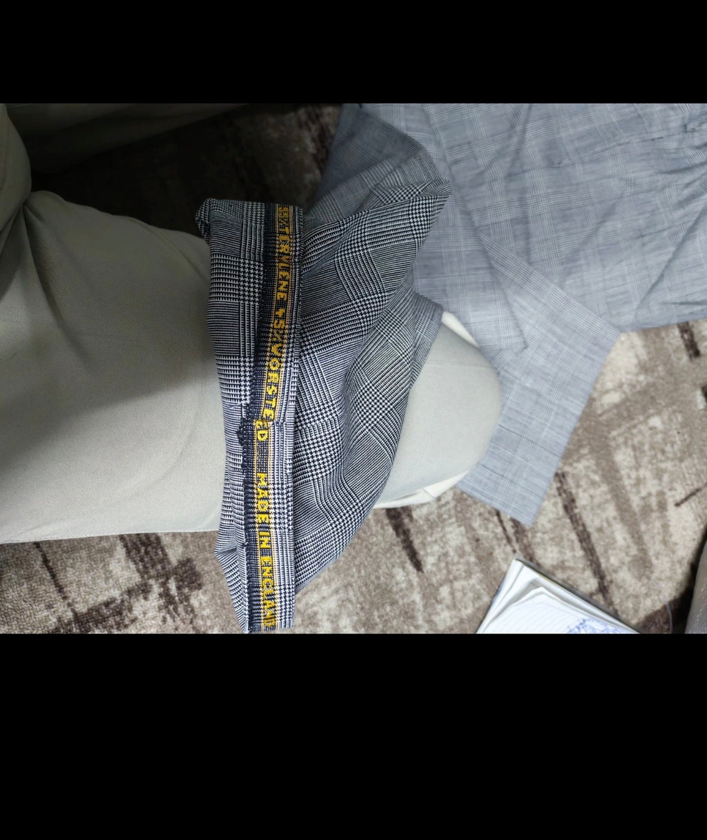 1970s Vintage Wool blend classic gray glen check 3 button suit 38R 38S
