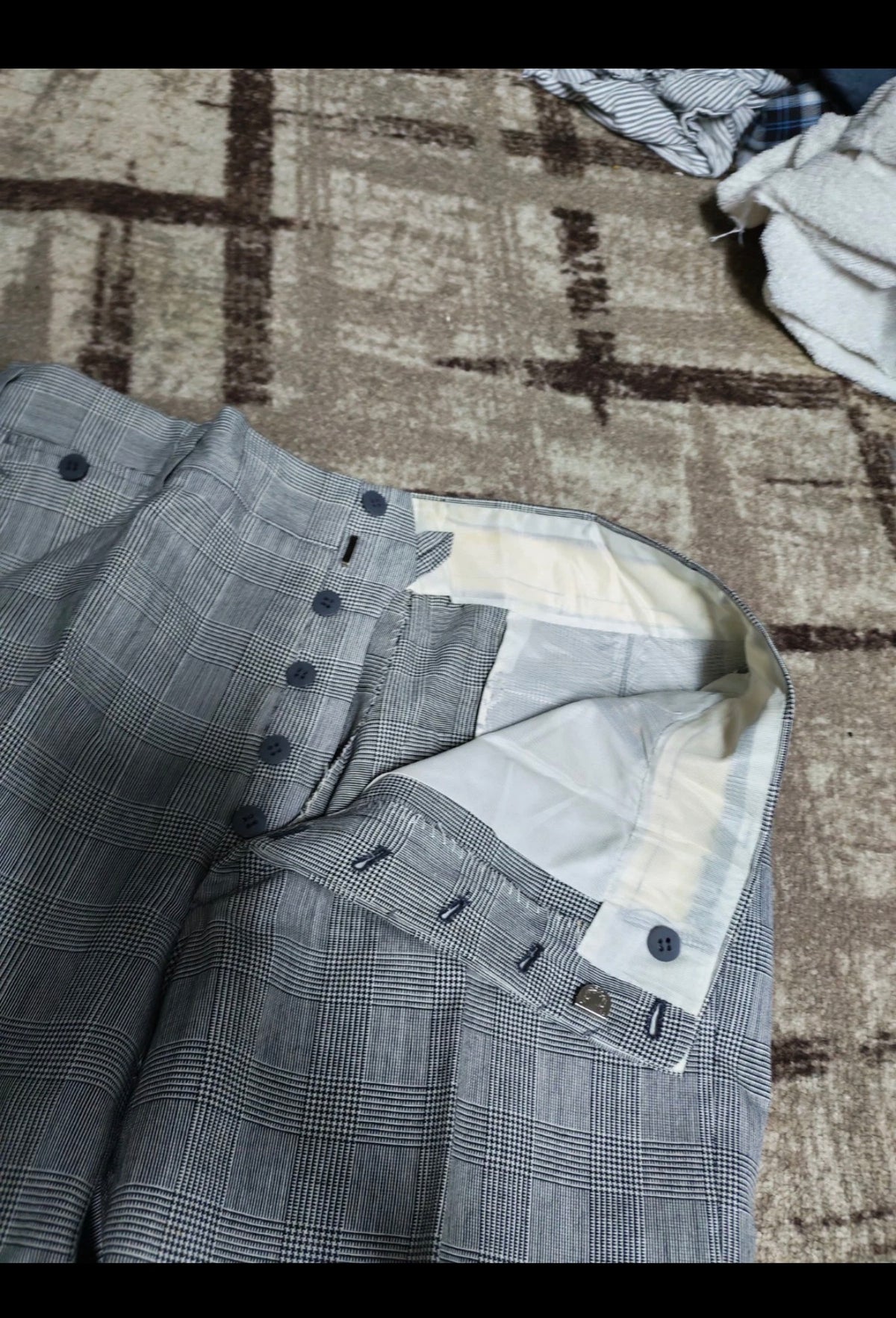 1970s Vintage Wool blend classic gray glen check 3 button suit 38R 38S