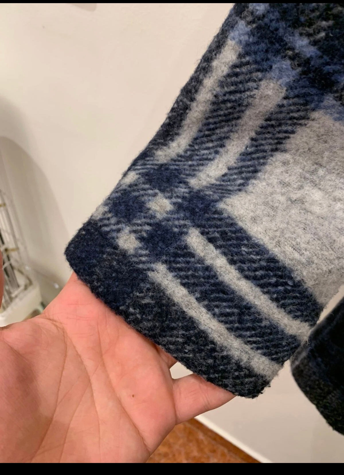 Classic unique style wool blended plaid gray navy blue over coat 44R 44L