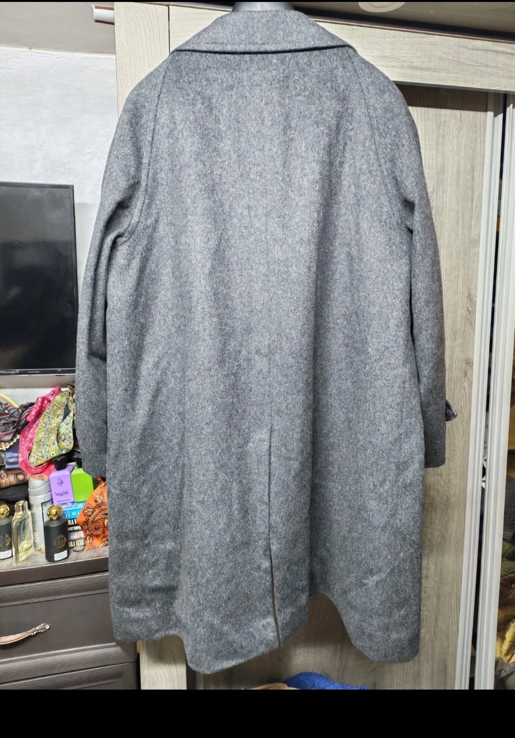 1970s Vintage pure wool classic charcoal raglan over coat 46R 46S XL
