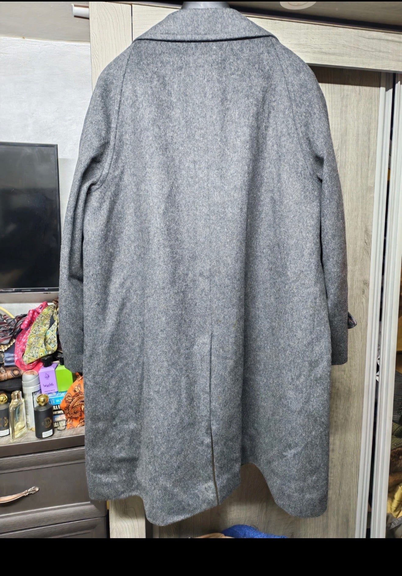 1970s Vintage pure wool classic charcoal raglan over coat 46R 46S XL
