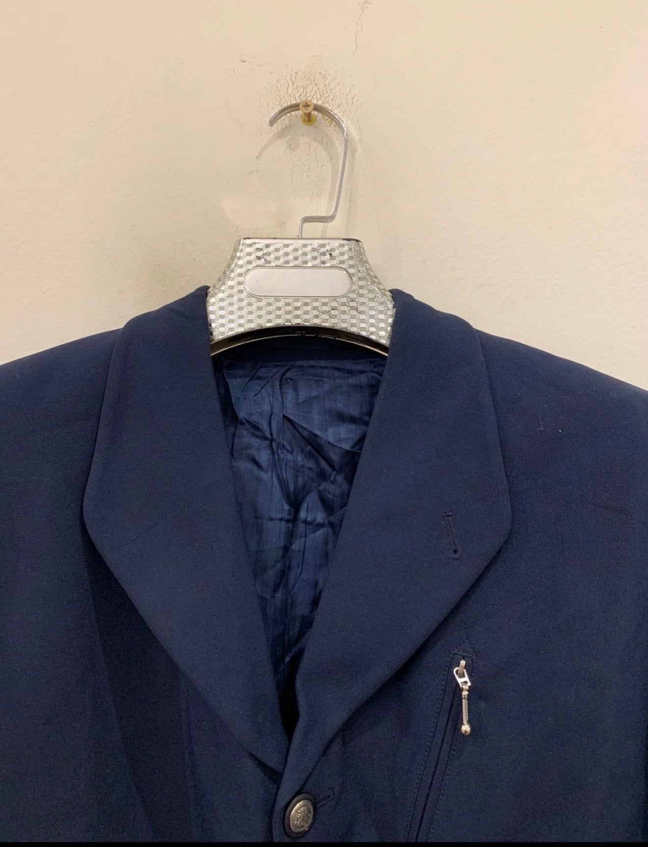 Vintage unique classic navy 4 button metal button suit 42R
