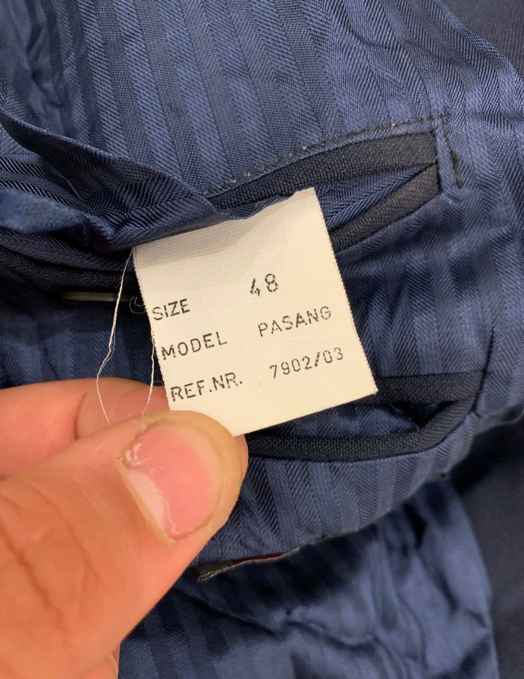 Vintage unique classic navy 4 button metal button suit 42R