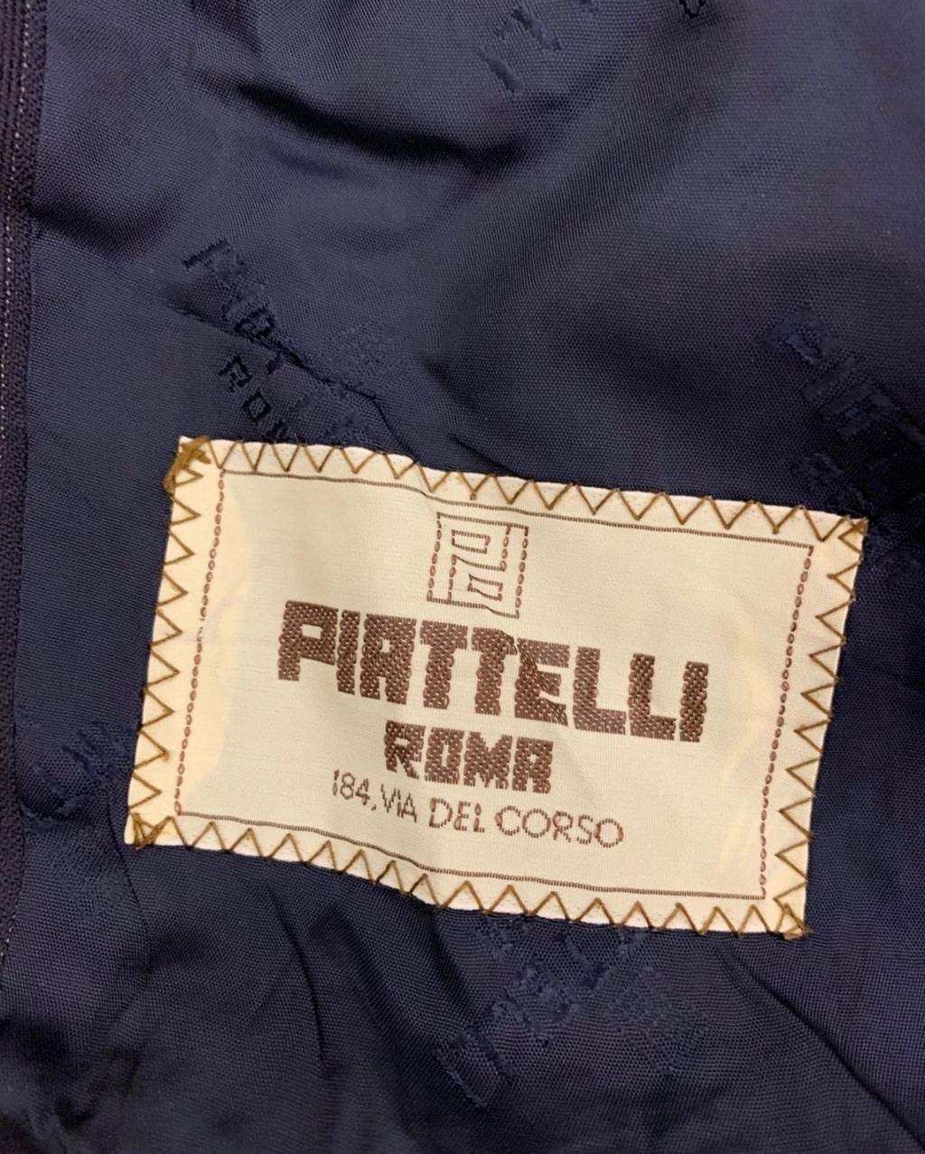 Vintage Piattelli Roma pure wool classic navy 2 button suit 40R 40L