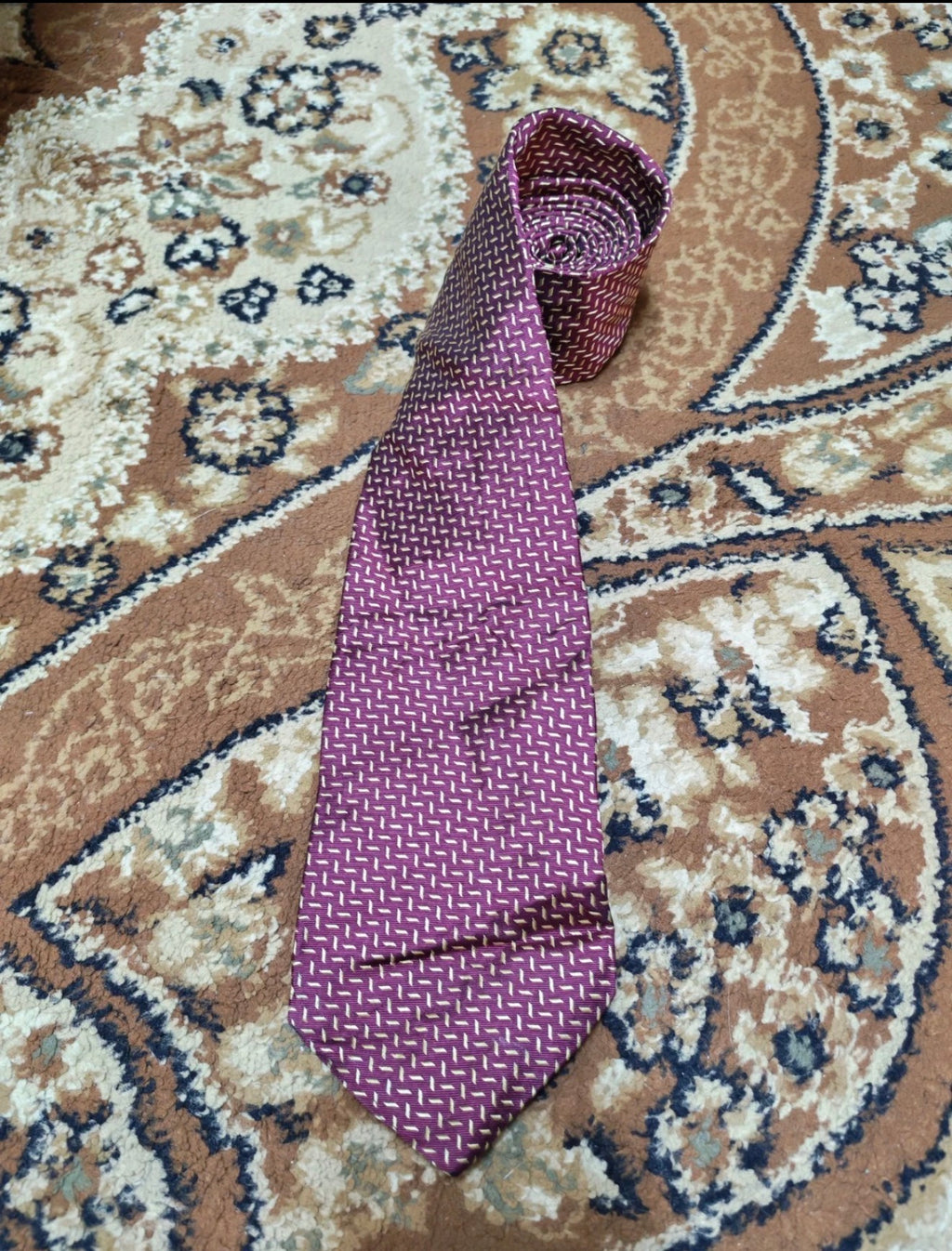 Vintage Brooks Brothers Makers 100% all silk burgundy geometric neck tie