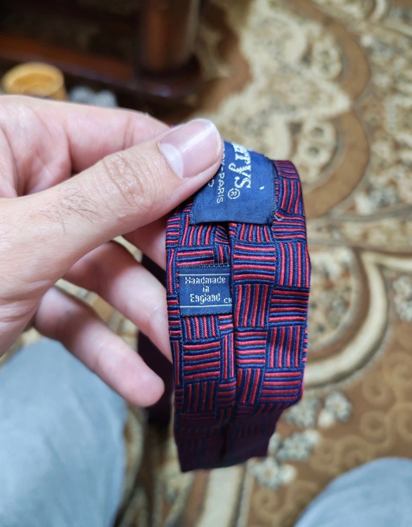 Vintage Burberrys London classic 100% all silk luxury geometric neck tie