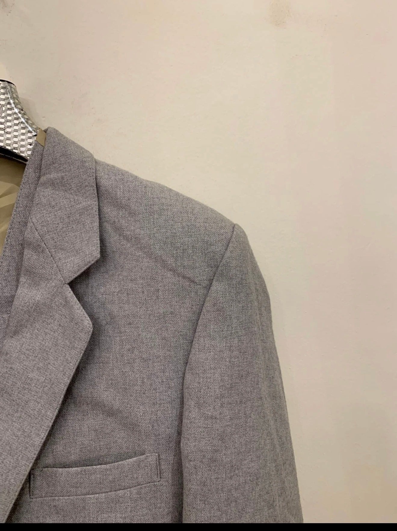 Vintage classic wool blend 3 piece gray 2 button unique French suit 40R
