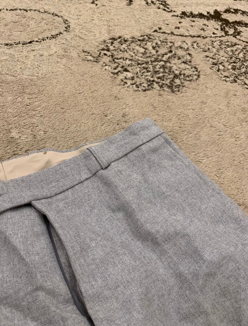 Vintage classic wool blend 3 piece gray 2 button unique French suit 40R