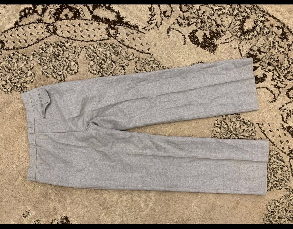 Vintage classic wool blend 3 piece gray 2 button unique French suit 40R