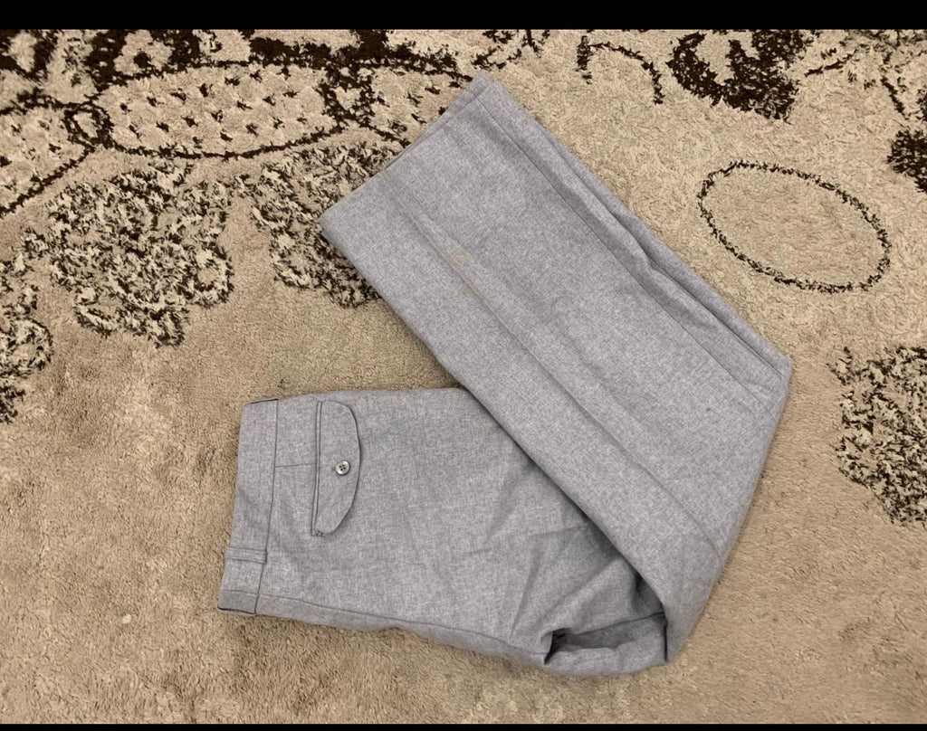 Vintage classic wool blend 3 piece gray 2 button unique French suit 40R