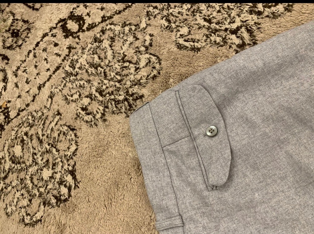 Vintage classic wool blend 3 piece gray 2 button unique French suit 40R