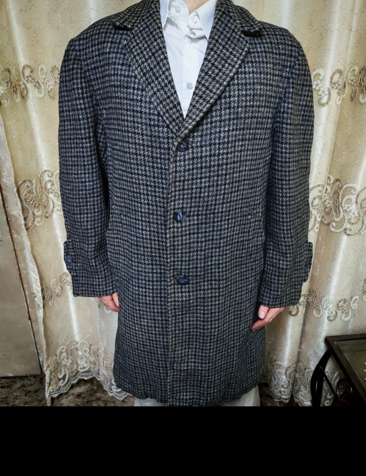 1970s vintage pure wool handwoven tweed houndstooth gray classic over coat 44R