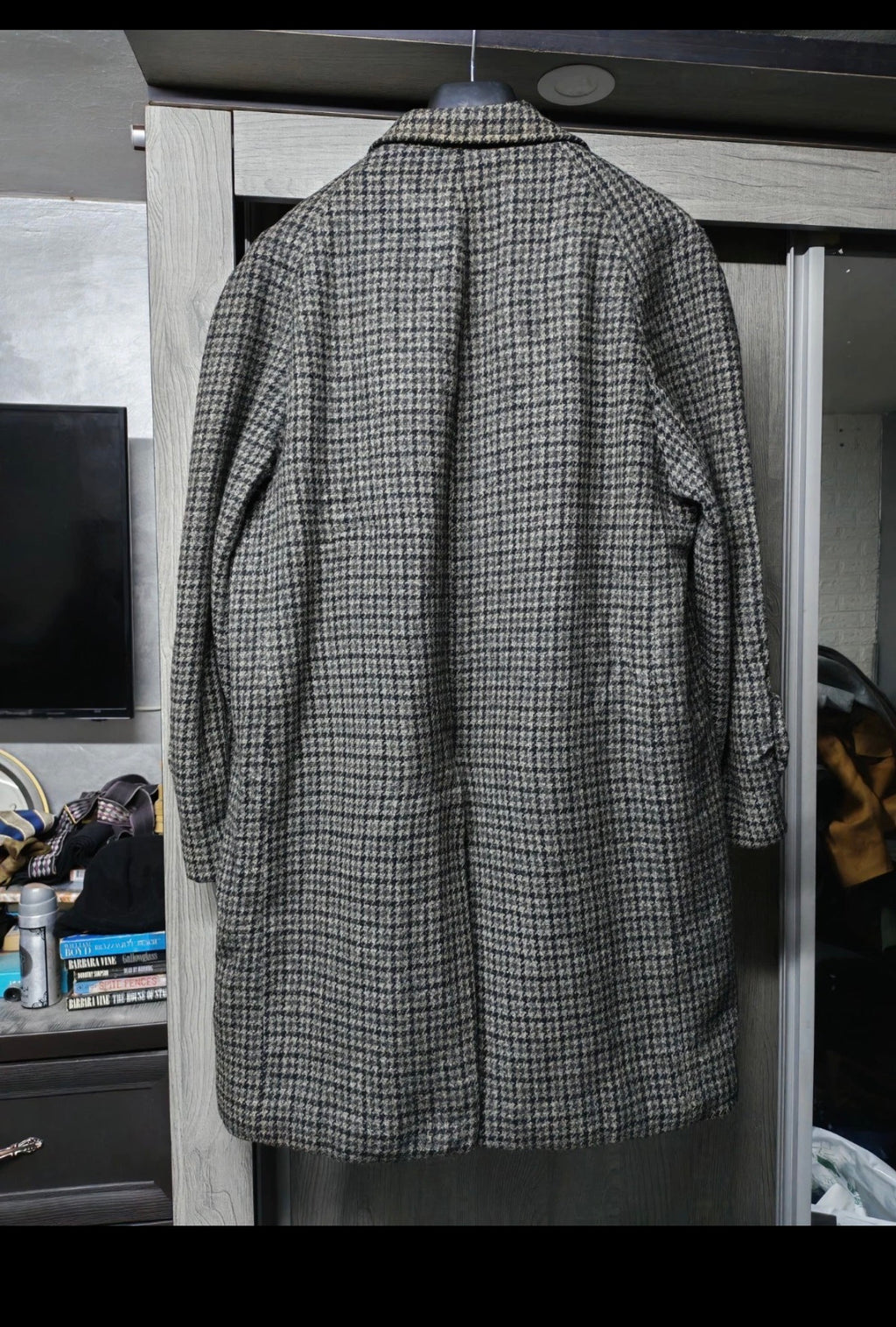 1970s vintage pure wool handwoven tweed houndstooth gray classic over coat 44R