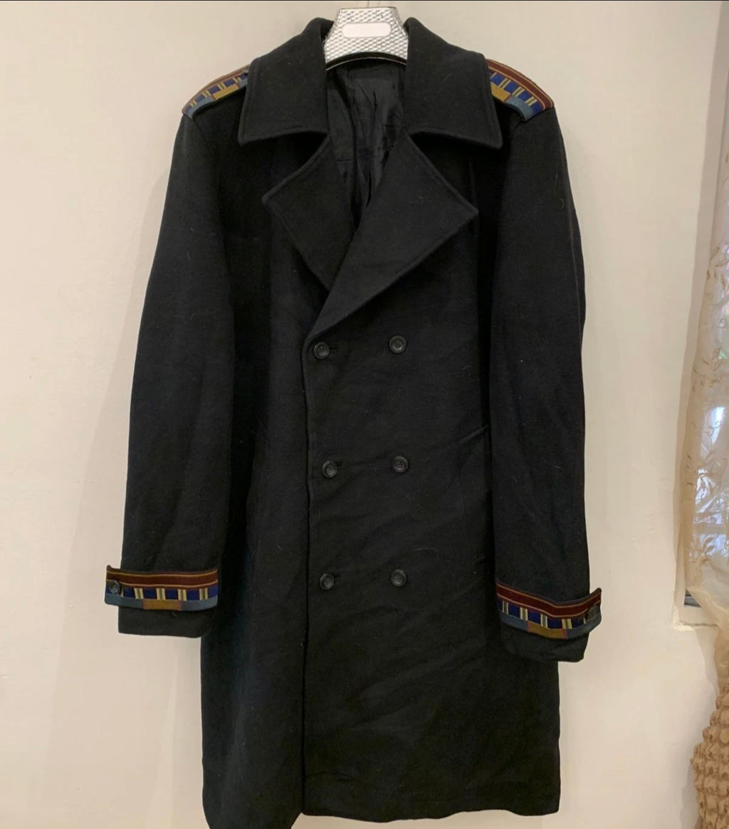 Classic style wool blend double breasted belted black over coat 44R 44L