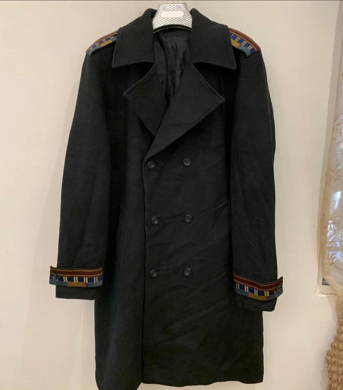 Classic style wool blend double breasted belted black over coat 44R 44L