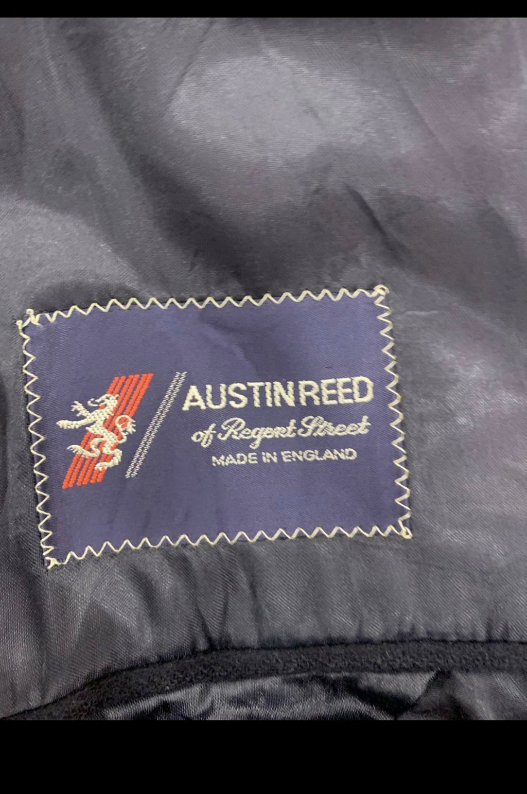 Vintage Austin Reed pure wool navy Classic velvet collar over coat 42R 42L
