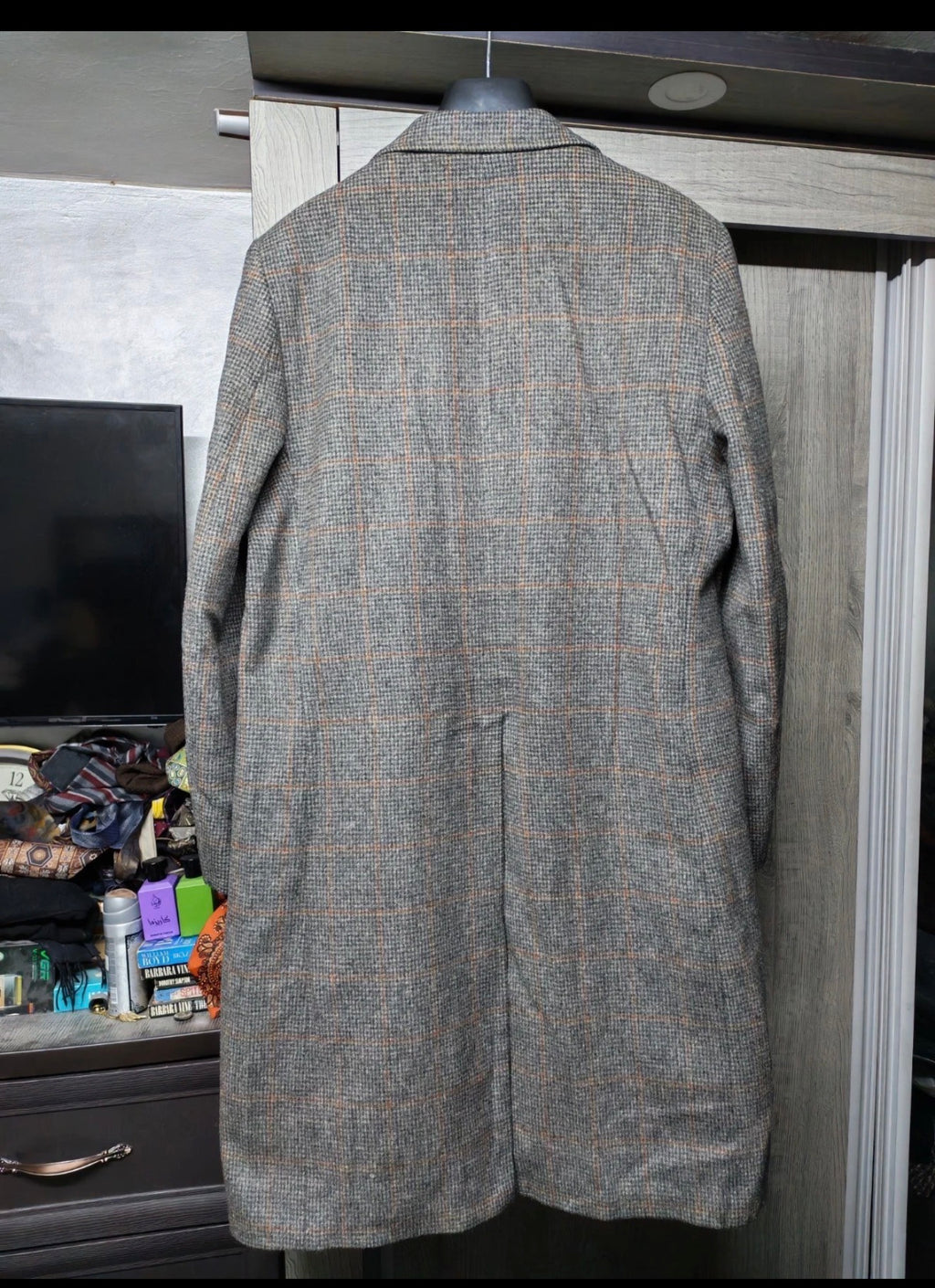 1970s Vintage wool blend classic Windowpane gray suit over coat 42R