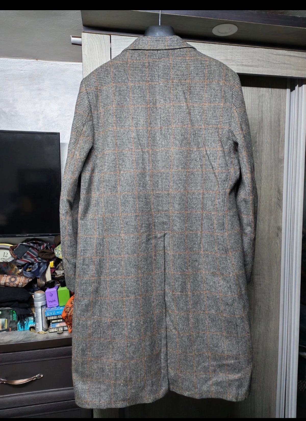 1970s Vintage wool blend classic Windowpane gray suit over coat 42R
