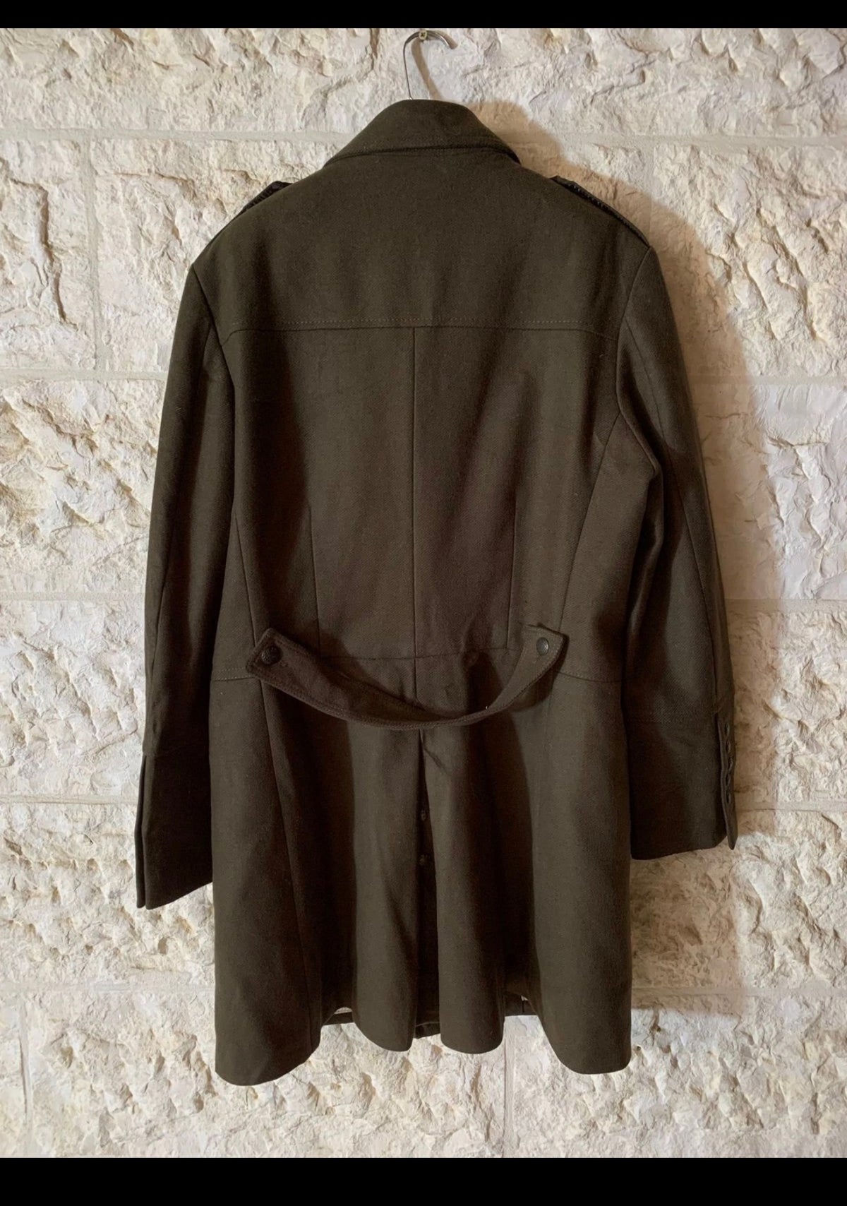 Classic military style wool blend double breasted green belted over coat 42R 42L