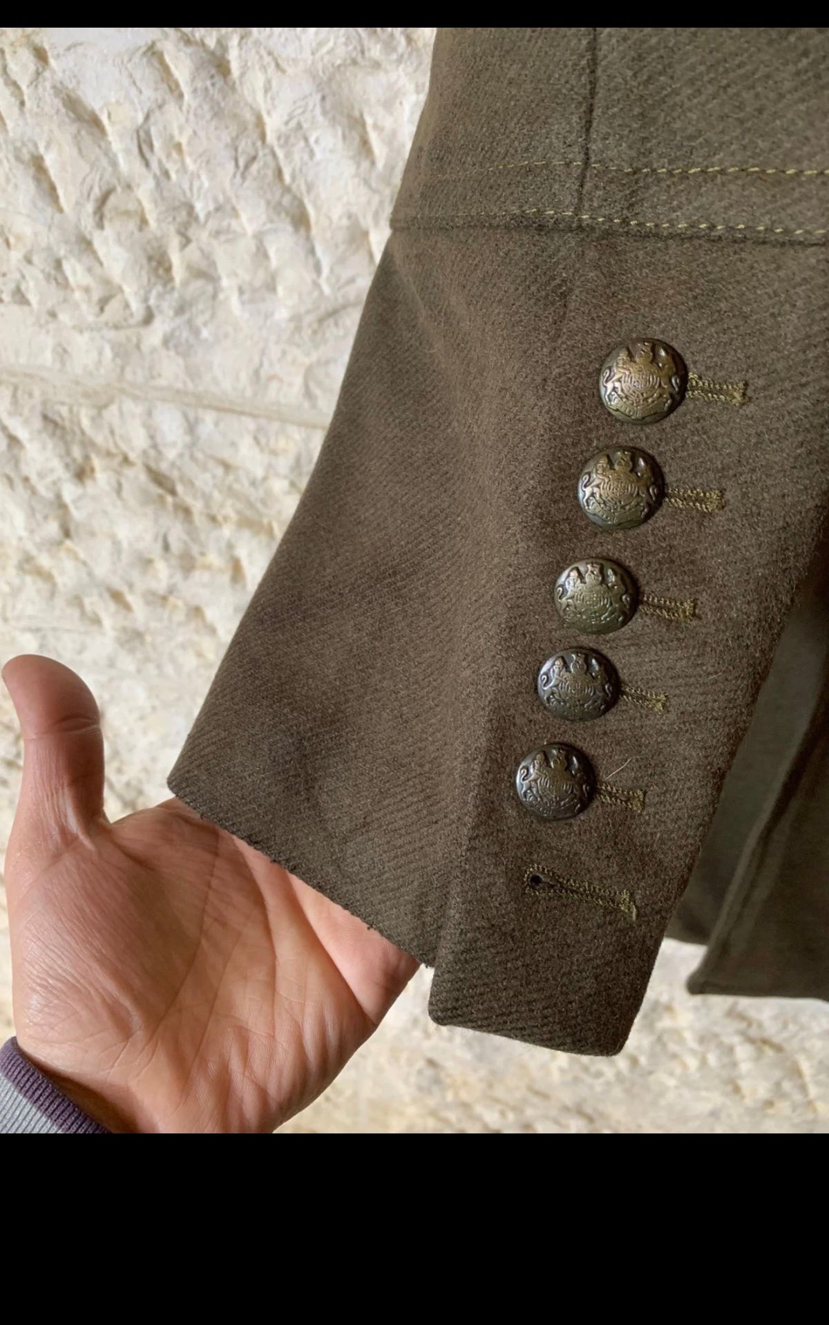 Classic military style wool blend double breasted green belted over coat 42R 42L