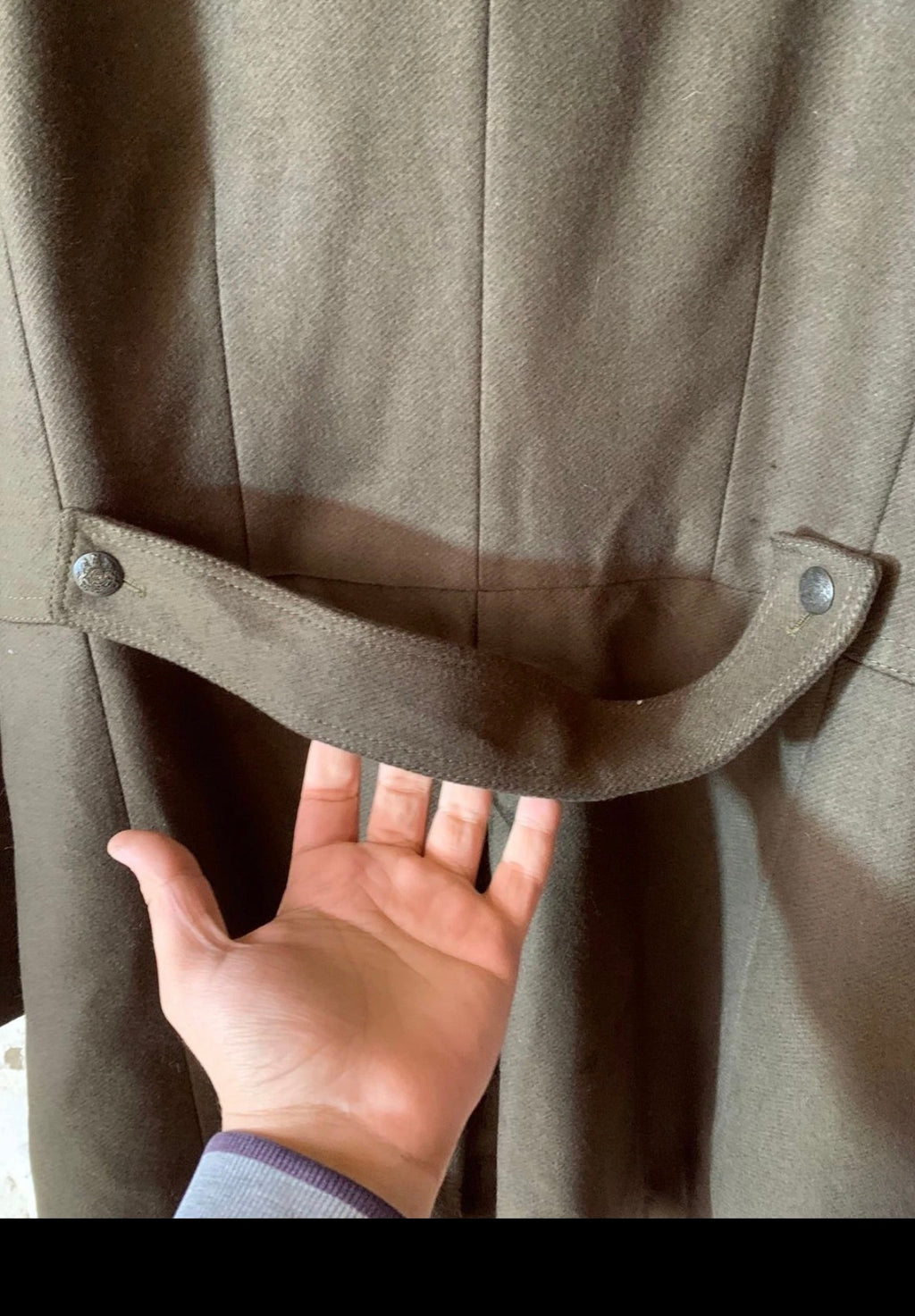 Classic military style wool blend double breasted green belted over coat 42R 42L
