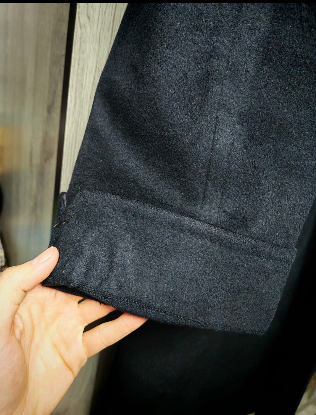 1950s Vintage 100% pure cashmere USA union made classic black suit over coat 44R