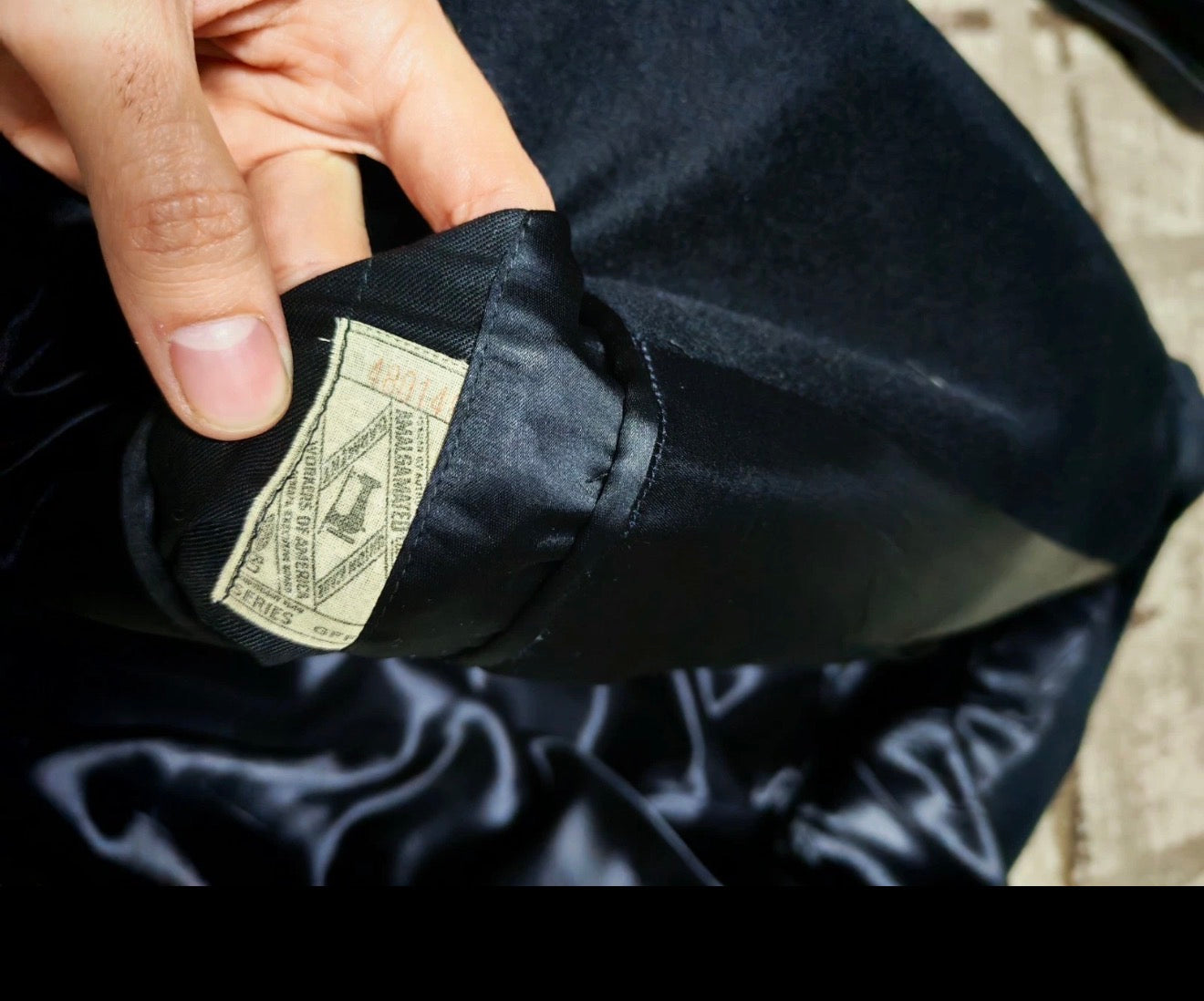 1950s Vintage 100% pure cashmere USA union made classic black suit over coat 44R