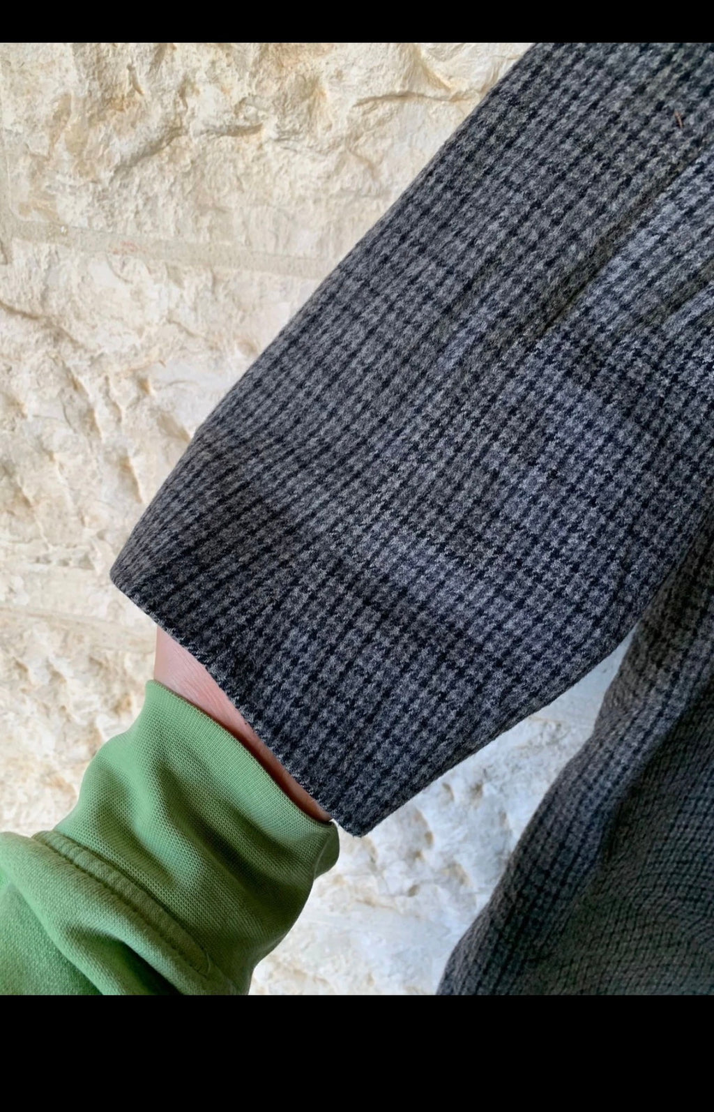 1970s vintage pure wool houndstooth plaid classic charcoal over coat 40R