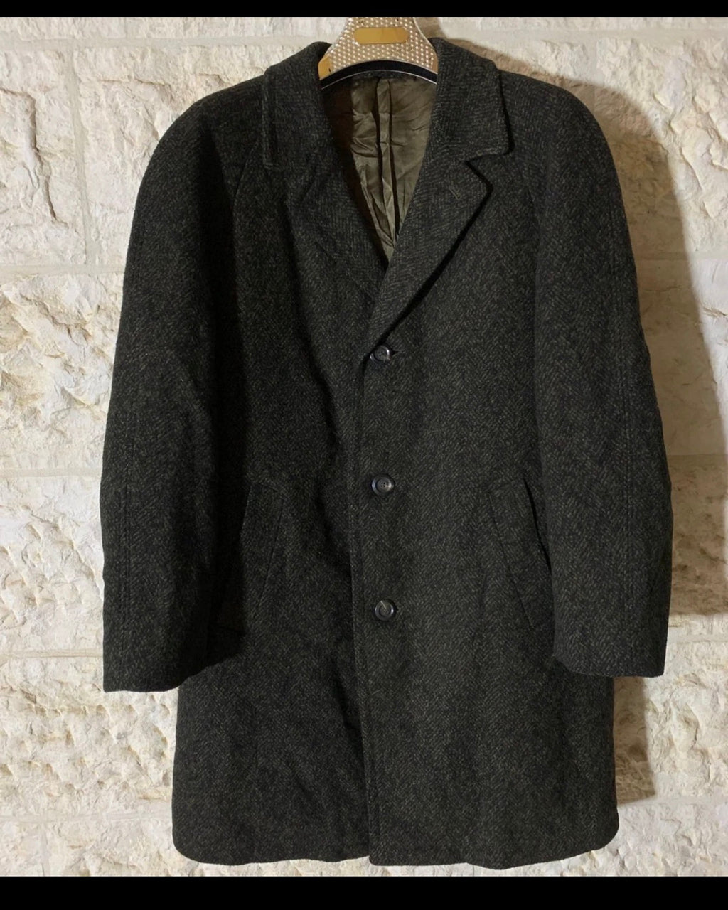 1970s Vintage pure woollen wool herringbone classic raglan green over coat 46R