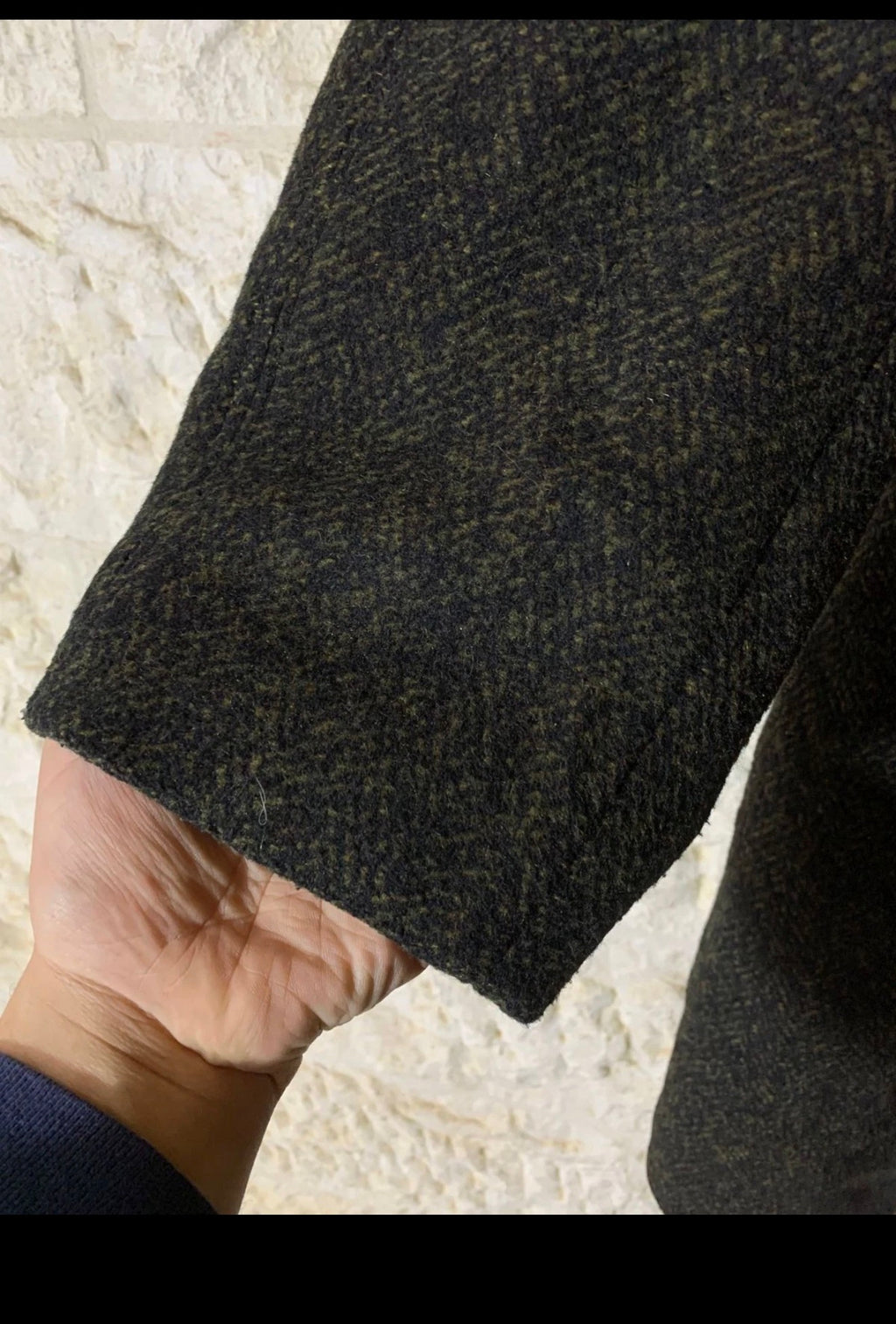 1970s Vintage pure woollen wool herringbone classic raglan green over coat 46R